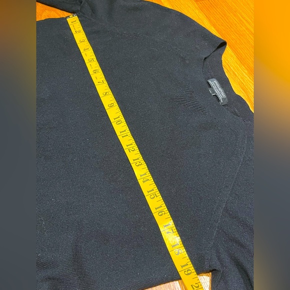 Banana Republic Wool/Cashmere Crew Neck Sweater - Picture 3 of 7